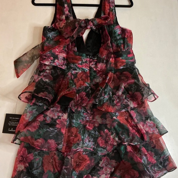 LuLu’s NWT black floral tiered mini dress tie back size Lg - Picture 3 of 8